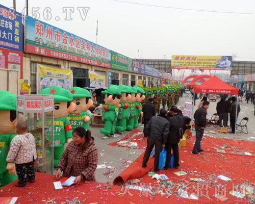 ÓɄʮľGɫ܊b(zhn)ʿ׌ǰһ