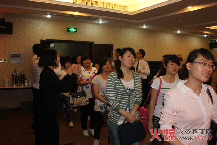 學(xué)員進(jìn)場(chǎng)