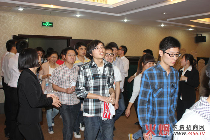 學(xué)員進(jìn)場(chǎng)